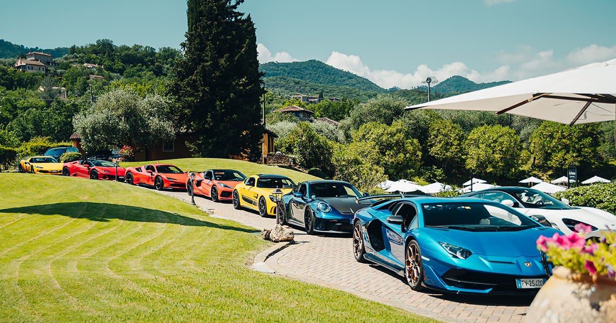 HunterMoss driving tours, now open for booking USA journeys. Connect with Darcy at hello@honeycombhollowtravel.com